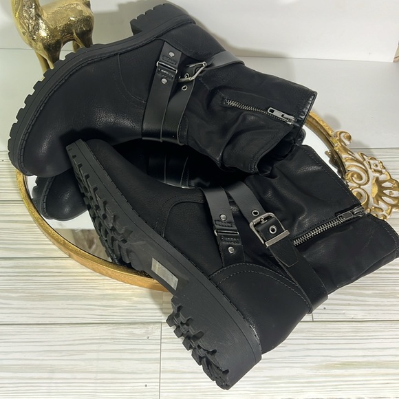 Jellypop Women’s Ankle Booties zipper on side size 9 and 12 black - Picture 9 of 10